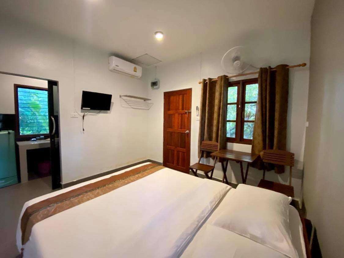 Coconut Bungalow Nai Yang Ngoại thất bức ảnh