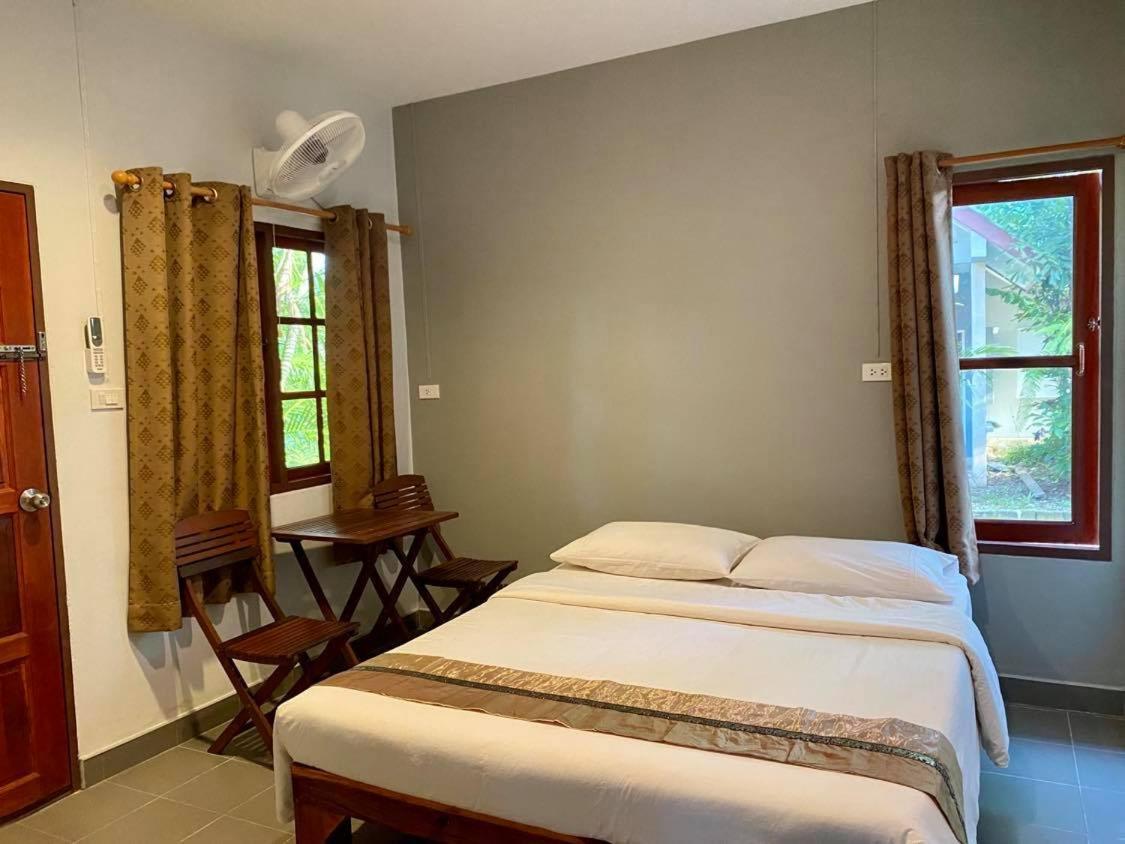 Coconut Bungalow Nai Yang Ngoại thất bức ảnh