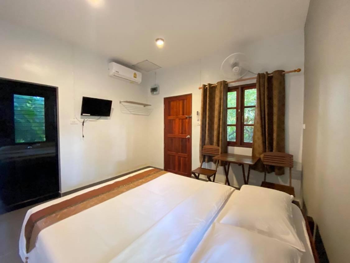 Coconut Bungalow Nai Yang Ngoại thất bức ảnh