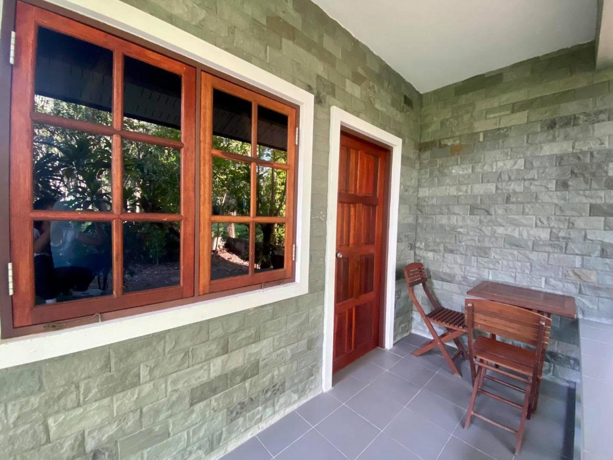 Coconut Bungalow Nai Yang Ngoại thất bức ảnh