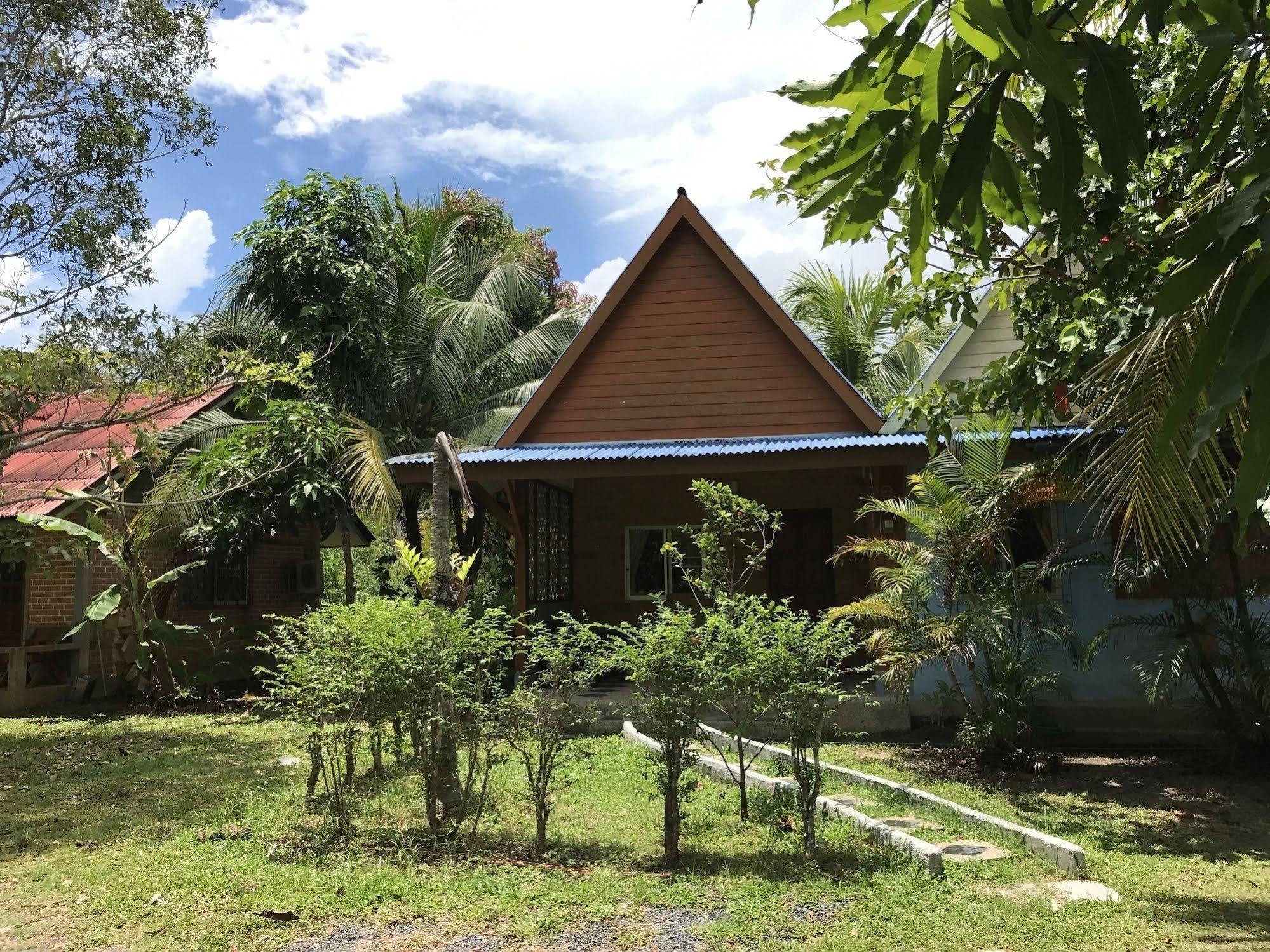 Coconut Bungalow Nai Yang Ngoại thất bức ảnh