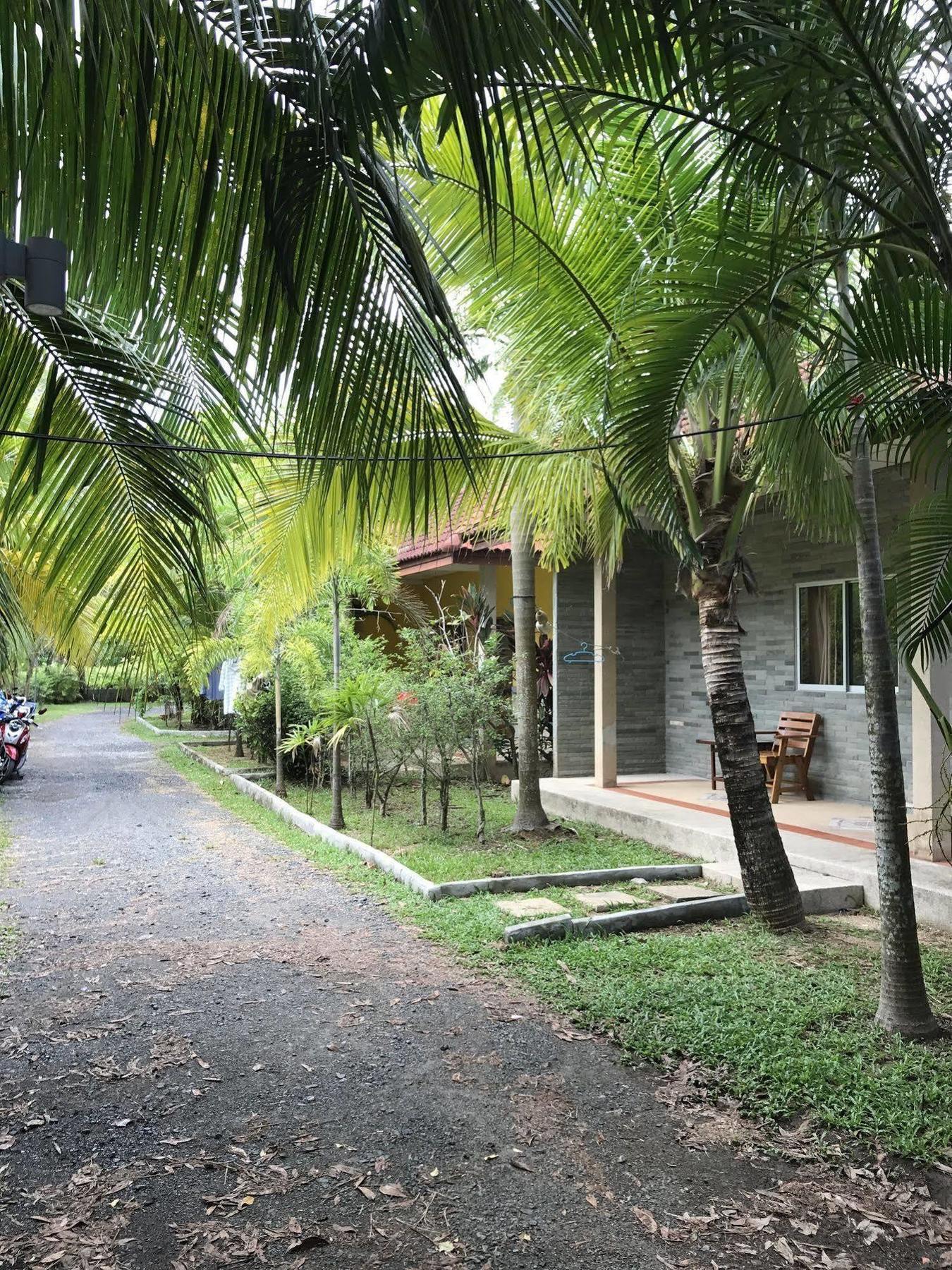 Coconut Bungalow Nai Yang Ngoại thất bức ảnh