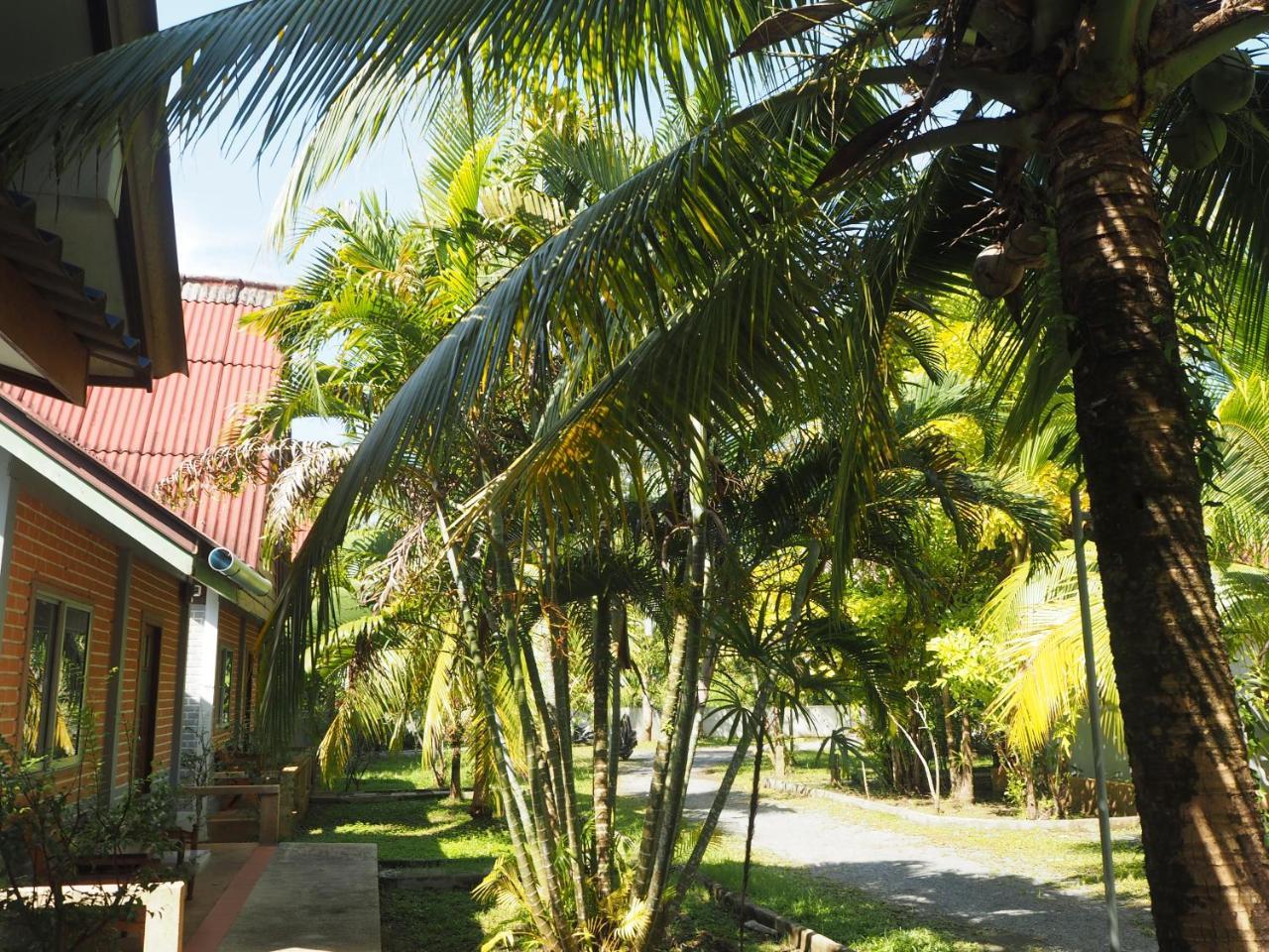 Coconut Bungalow Nai Yang Ngoại thất bức ảnh