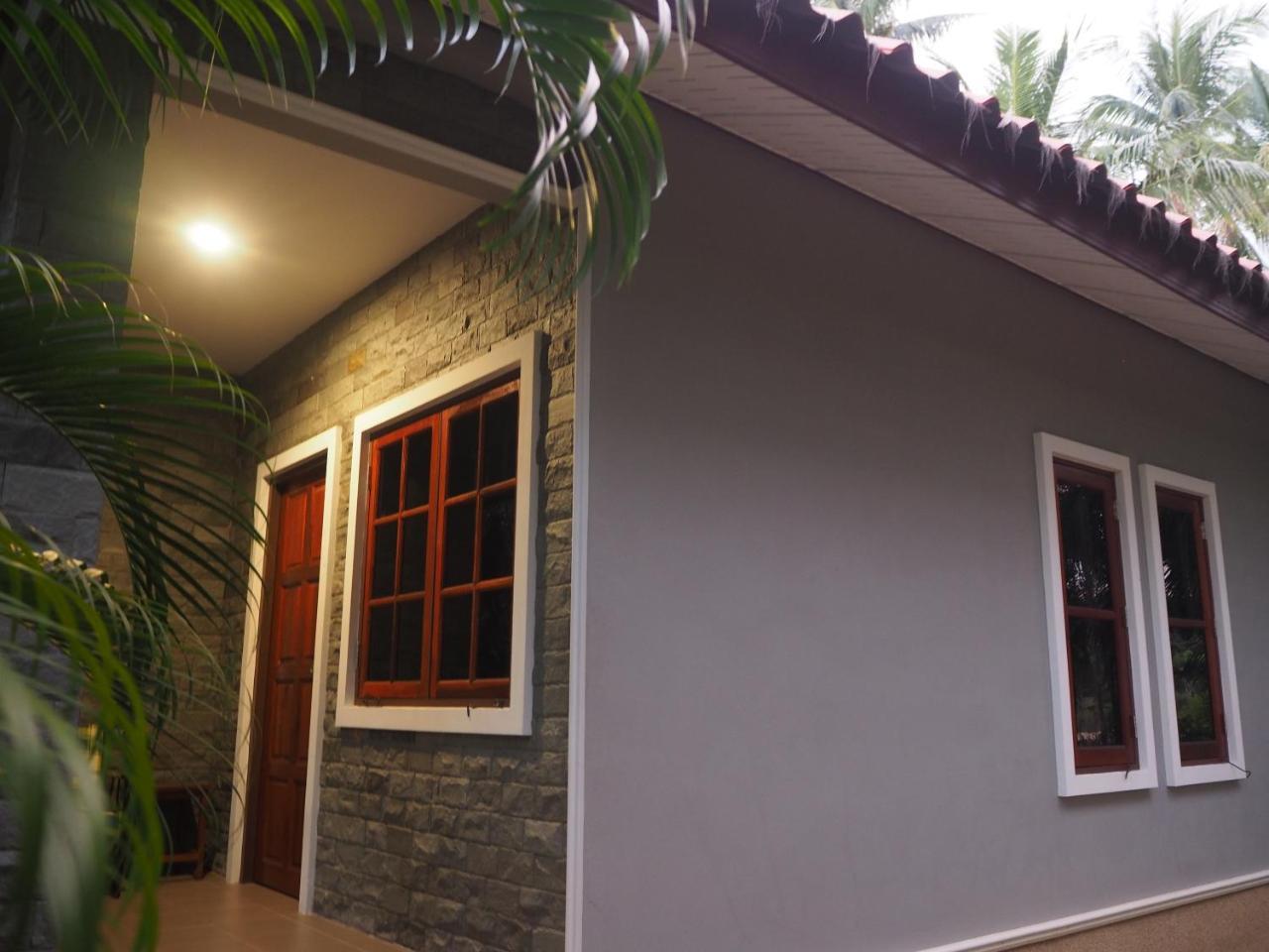 Coconut Bungalow Nai Yang Ngoại thất bức ảnh